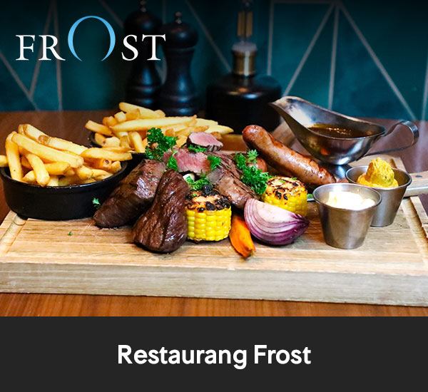 Person som bowlar med publik i bakgrunden på Event Center Norrköping