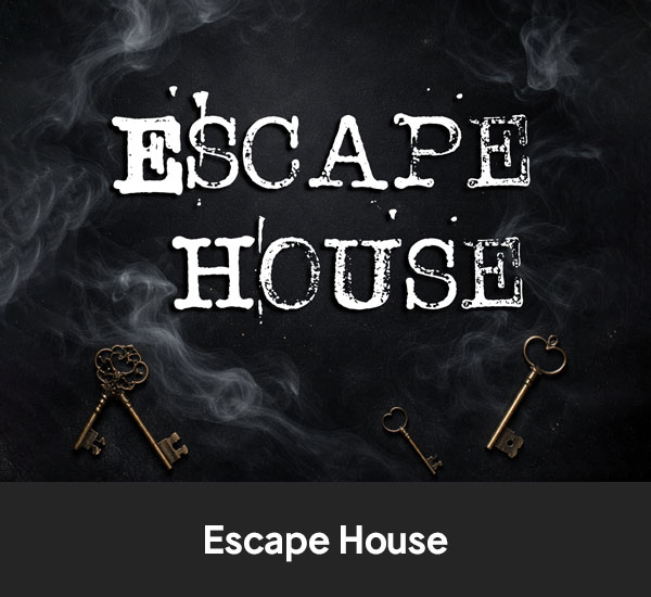Texten Escape House omgiven av rök och gamla nycklar mot mörk bakgrund